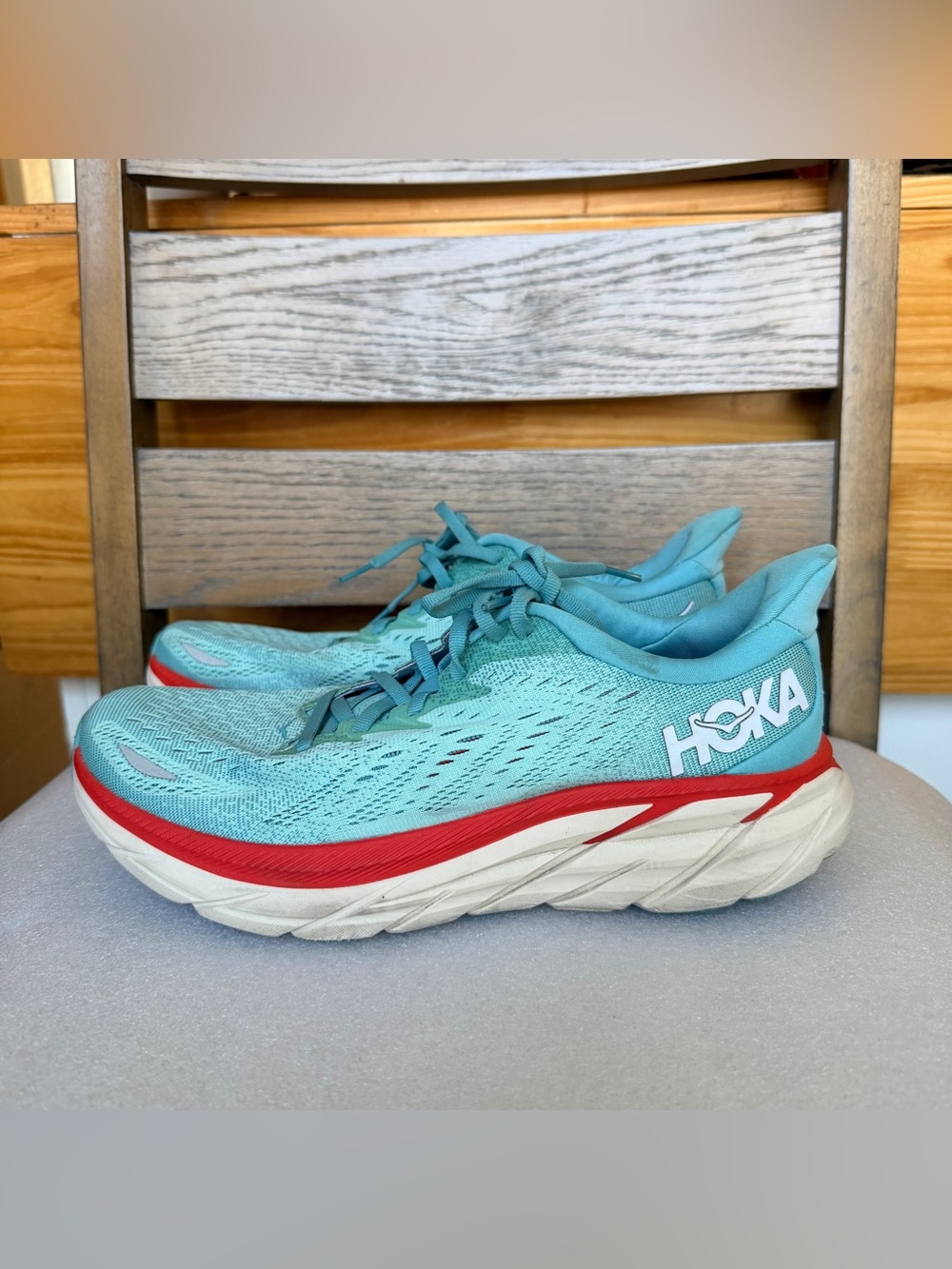 Hoka Clifton 8 running shoes in the "Aquarelle/Eggshell Blue sz 9B for women - Picture 4 of 10